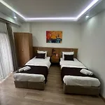 La Sera Hotel