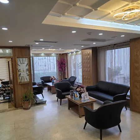 La Sera Hotel