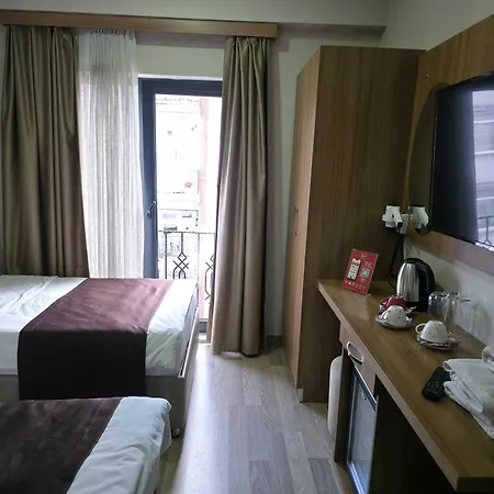 La Sera Hotel 4*